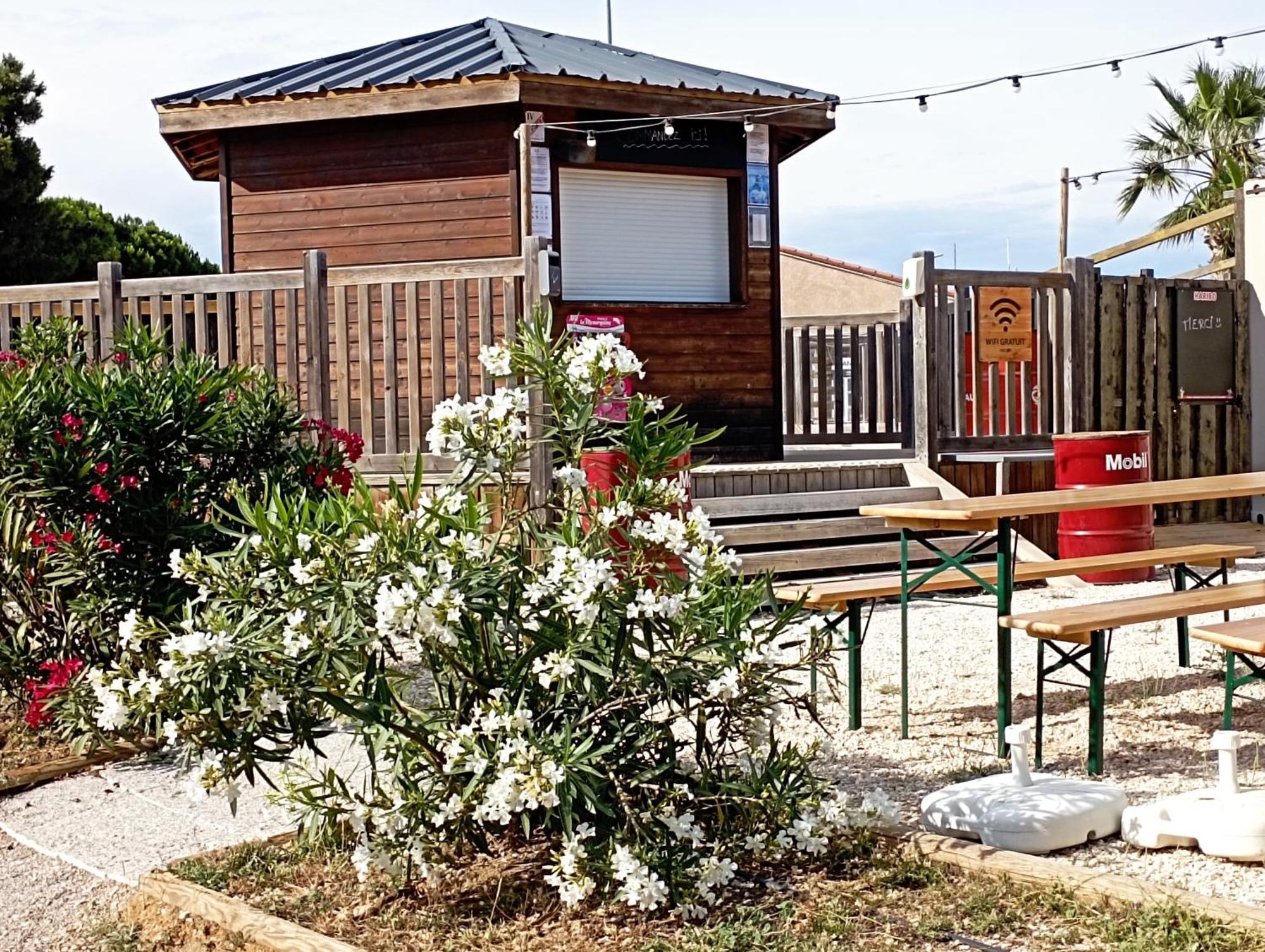 Camping A Port La Nouvelle Exterior photo